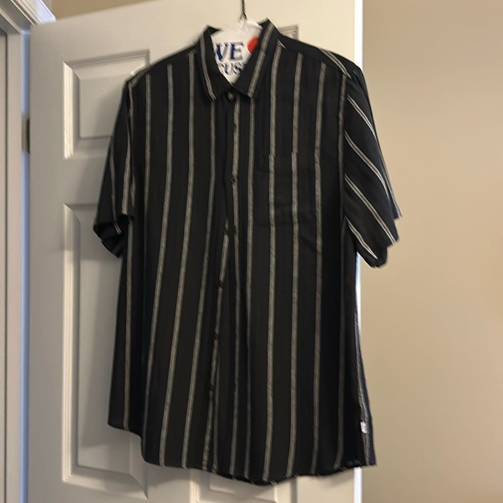 Men’s Katin short sleeve button down shirt size XL